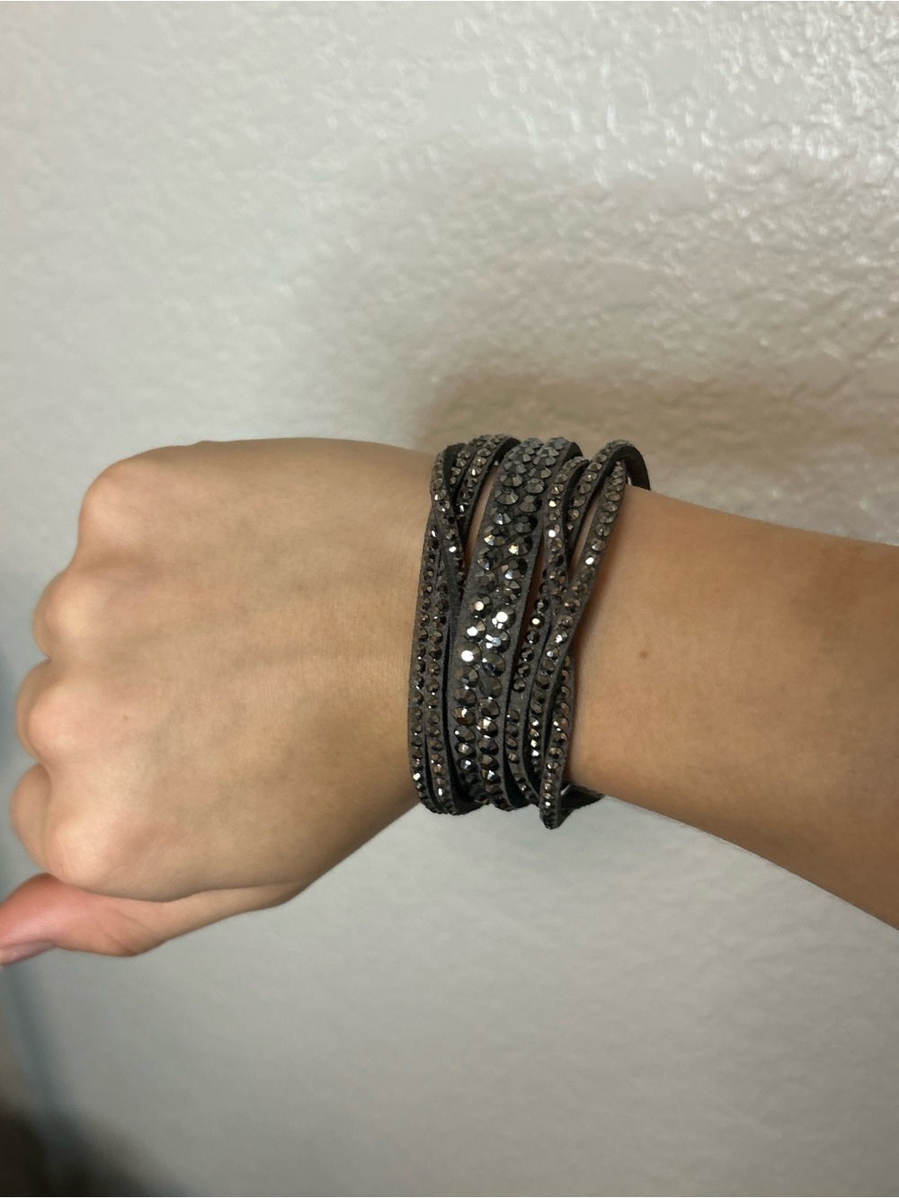 Sparkling Wrap Bracelet in Gunmetal Gray